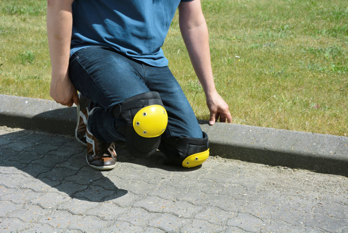 Kneputer med justerbare stropper